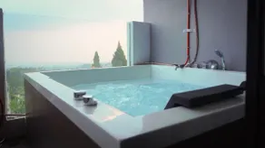 Cozy Haven with Jacuzzi, Rooftop - Image 3