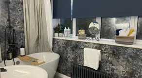 Number 78 Boutique M56 Junction 12 located 5 minutes drive from Frodsham Continental breakfast Included Entire accommodation comprises of a Large double bedroom Separate lounge with sky tv Large bathroom with a free standing bath and shower - Image 2