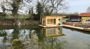 The Kestrel Shepherd Hut, Whitehouse Farm - Image 3