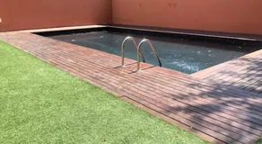 Quiet modern 2 bed apartment with Balcony, Pool and Free Parking - Image 4