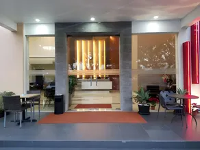 Sumi Hotel Surabaya - Image 2