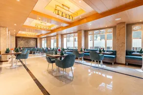 Summit Mall Stone Hotel at Mall Road - Image 2