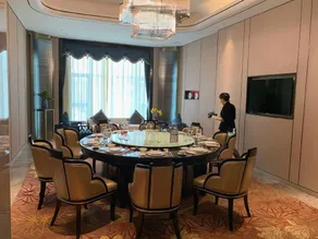 Expo Hotel - Image 4