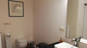 Lommel Inn, wifi gratuito, 7/24 check inn, televisión vía satélite, aparcamiento gratuito, 4 personas - Image 2