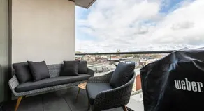 Light-Filled, Stylish Living in Diverse Hawthorn - Image 4