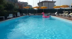 Hotel Crystal con Piscina Estiva Privata - SPIAGGIA INCLUSA con Formula All Inclusive 7 notti & ANIMAZIONE 2026 - Image 3