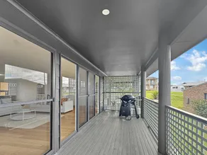 2-bed Beach Haven With Garden & Alfresco Dining - Image 5