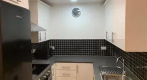 Cozy Entire Apartment with Free onsite Parking, 2-Min Walk to Barking Station - Image 3