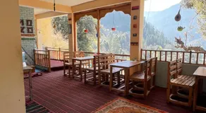 MOZO Inn&Cafe Jibhi - Image 4