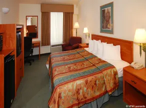 Catalina Inn - Image 2