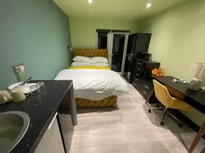 Quiet Double Room | Ideal for Long Stays | Harrow - Image 5
