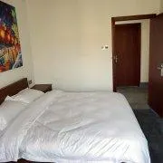 Guiln centralYouth Hostel - Image 5