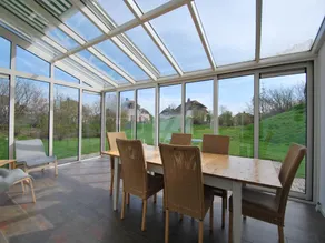 Beautiful villa with conservatory - Image 2