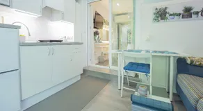 Cubo's Poseidon Apartment 3 & Pool / chambre / climatisation / piscine communautaire / wifi gratuit - Image 3