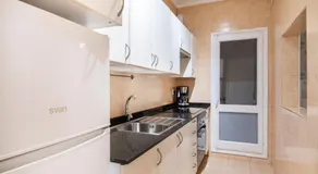 Sagrada Familia 2 min away, Spacious 3BR, Barcelona - Image 2