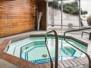 Brit Hotel Martigues Nord - Image 2