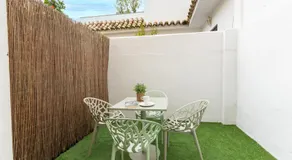 Charming Apartment with FREE Parking -Small cars only- and private patio at Plaza de Espana by OCity - Image 3