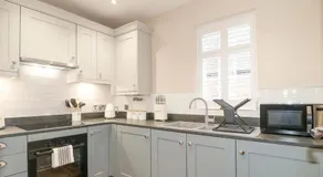 Ashbourne Luxury Suites - Image 5