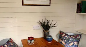 Bell Nook- Shepherd's hut with a spacious wood-fired hot tub - Image 3