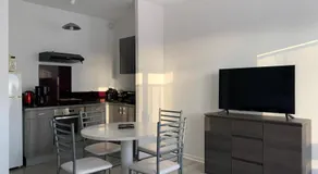 Studio Colonel à Rochefort, proche Thermes avec Parking privé - Image 2
