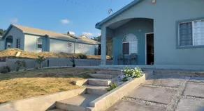 Irie Rock Cottage - Close to the Beaches and Attractions, Spa Treatment- Discovery Bay, St Ann - Image 4