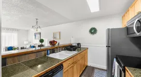 Casa Bella Homes - Top floor 2-BR 1 Bath Condo, Centrally located - Image 3