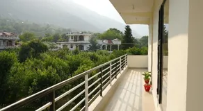 LVMR MIDTOWN STUDIO APARTMENT Shamshi - Image 3