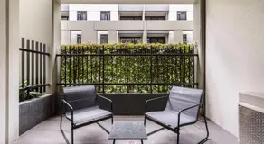 Nottville Poolside—Coastal Cosmopolitan off Bay St - Image 5