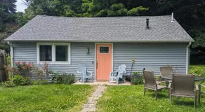 Tranquil Getaway Cottage in Charming, Bethel CT - Image 4