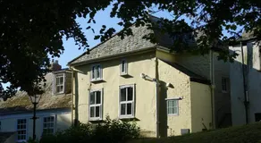 Saffron House - Image 4