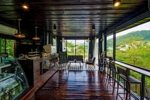 The White House Boutique Resort - Image 2