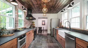 Luxuriously Restored Farm Cabin - Image 3