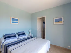 Panoramic view over the sea with private swimming pool - Image 5