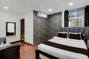 Super Townhouse Oak Q-City Techno Park - Image 2