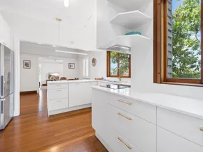 Family-Friendly Home in Vibrant West End - Image 3