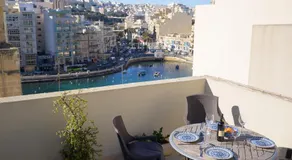 Stylish Saint Julians 1 bedroom Penthouse with Terrace in the city centre with Seaview - Image 5