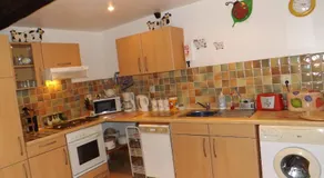 3 Bed Cottage - Sleeps 5 - Garden - Parking - Wifi - Image 3
