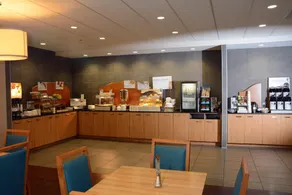 Holiday Inn Express Stamford - Image 3
