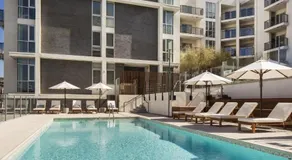 Luxe on Hollywood Blvd 2BR with FREE PARKING - Image 3