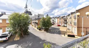 Surrey Quays House - Image 2