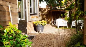 B & B Chawe - Image 3