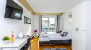 All Saints Suites B&B Kastela - Image 2