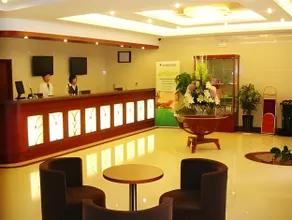 GreenTree Inn Jinan Daming Lake Hotel - Image 3