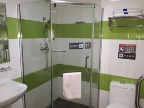 7 Days Inn Zhongshan Xiaolan Town Daxin Xinduhui Branch - Image 3