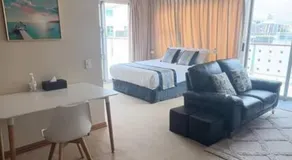 Seaview Waterfront Hotel Apt - Image 2