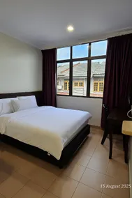 G Six Hotel - Image 2