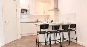 Bluebird Suites Croydon - Image 4