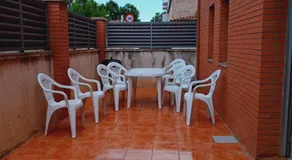 Chalet amplio con Jardín y zona barbacoa. - Image 5