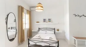 Theo Studios & Apartments - Image 2