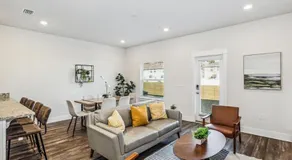 LUXURY TOWNHOME NEAR DOWNTOWN AND PENSACOLA BEACH - Image 2